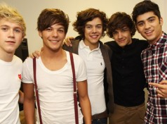 JAMES TALKS TO ONE DIRECTION. LISTEN HERE...